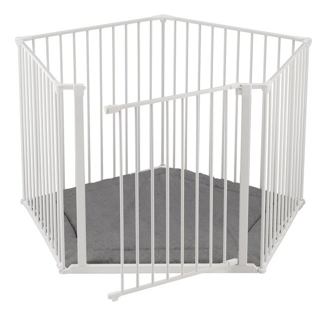 Baby Dan Park A Kid — wide opening playpen gate