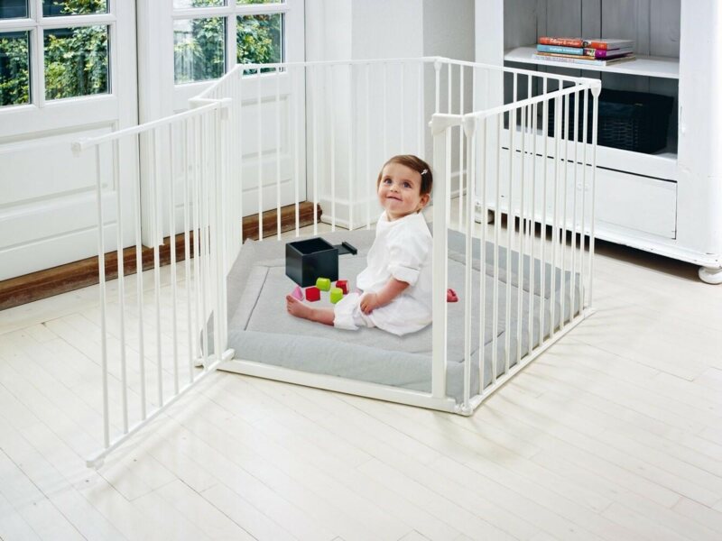 Baby Dan Park A Kid — white playpen with play mat