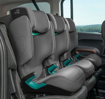 Tři sedačky v jedné řadě s Britax Romer Adventure Plus 2