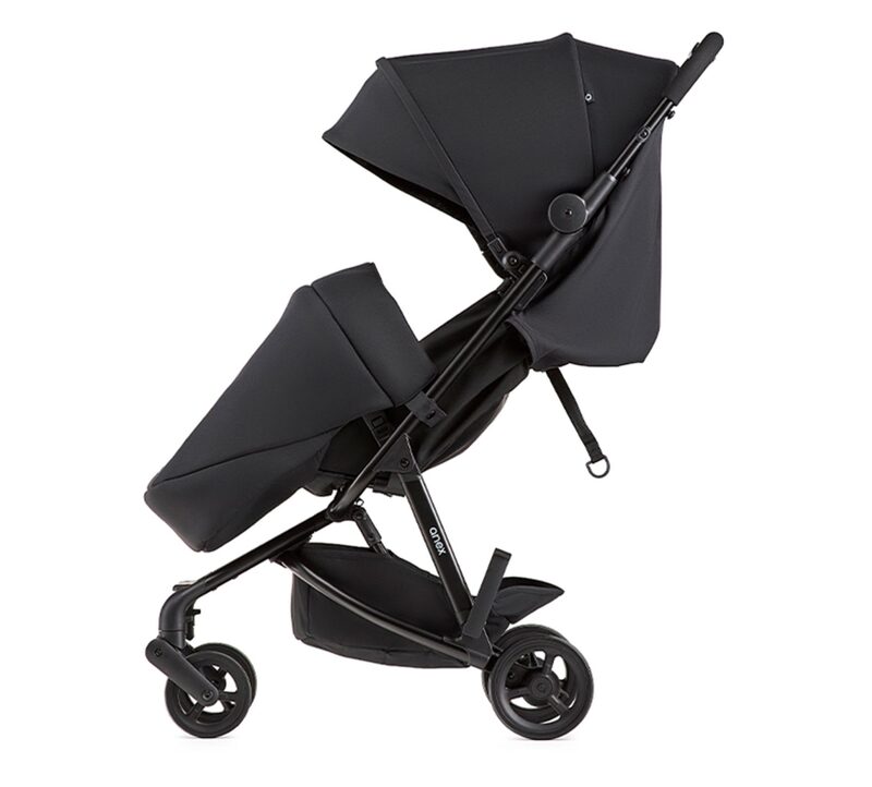 Anex Air-Z nánožník Black nasazený na kočárek