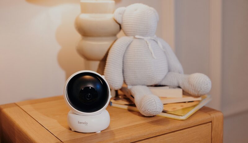 Lionelo Babyline 8.3 dětská chůvička s kamerou a monitorem