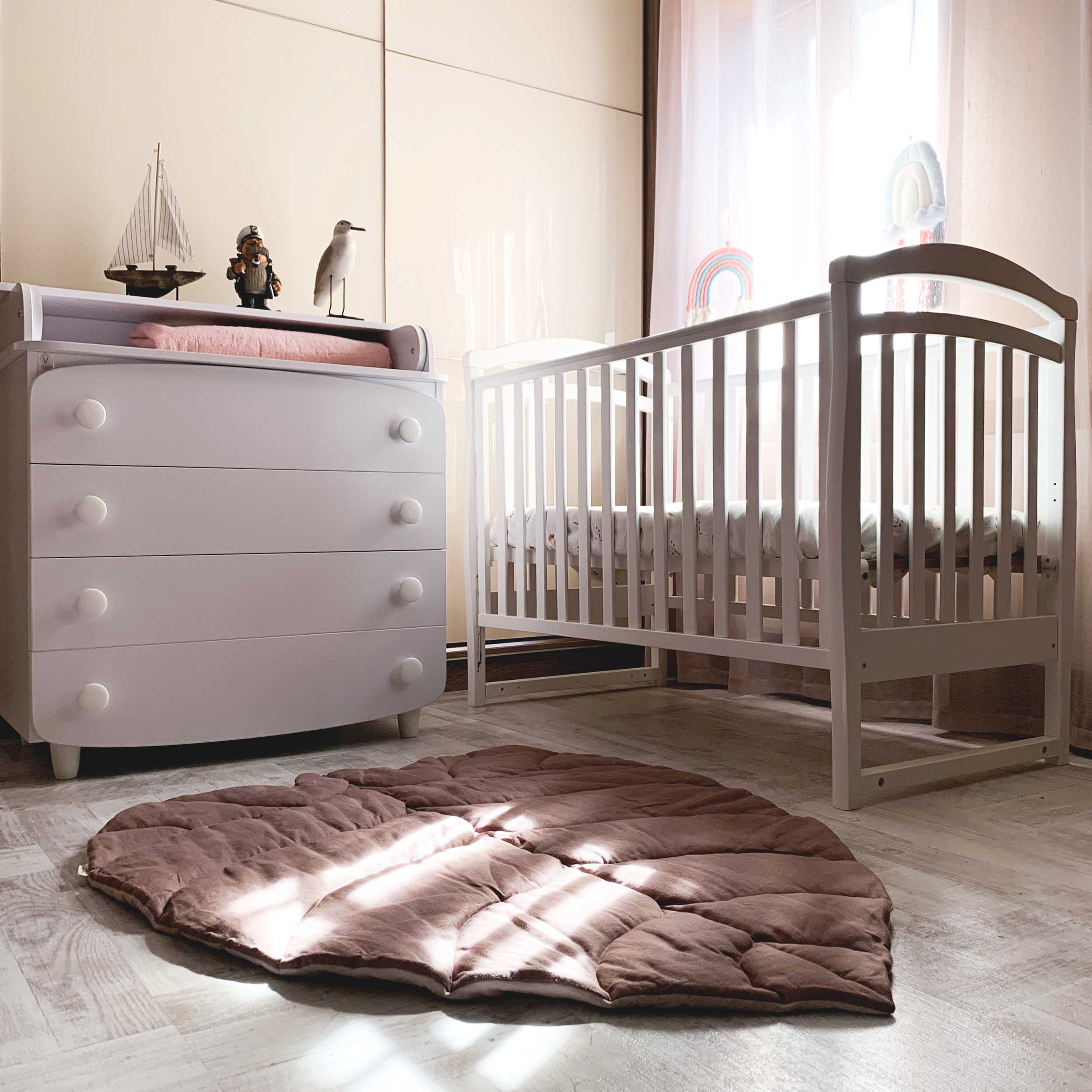 Veres LD6 children cot lifestyle