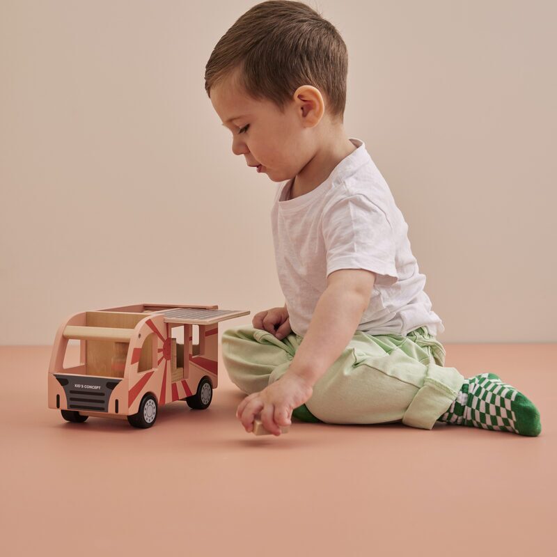 Kids Concept Obytný vůz Aiden — detail příslušenství a figurek