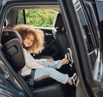 Britax Römer Kidfix Pro M – ochrana hlavy a boků