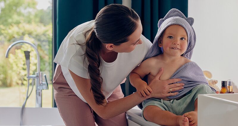 Lionelo Muslin Hooded Towel — baby bath towel with hood