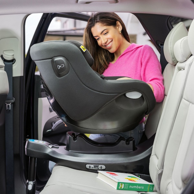 Graco SnugTurn snadné ovládání