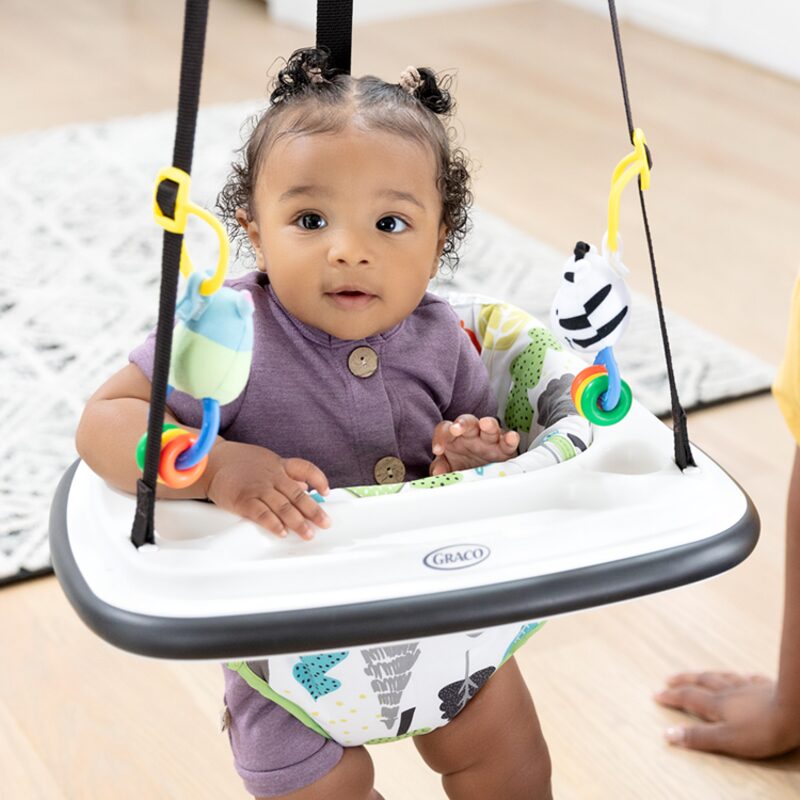 Graco Bumper Jumper - pěnová ochrana chránící zárubeň dveří