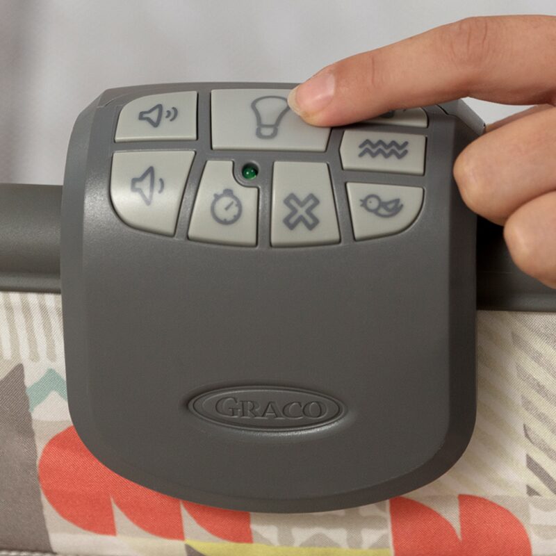 Graco Contour Electra control panel with night light, music and vibrations