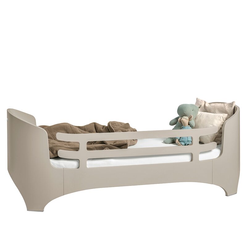 Leander safety rail Junior Cappuccino fitted to Classic cot in junior mode