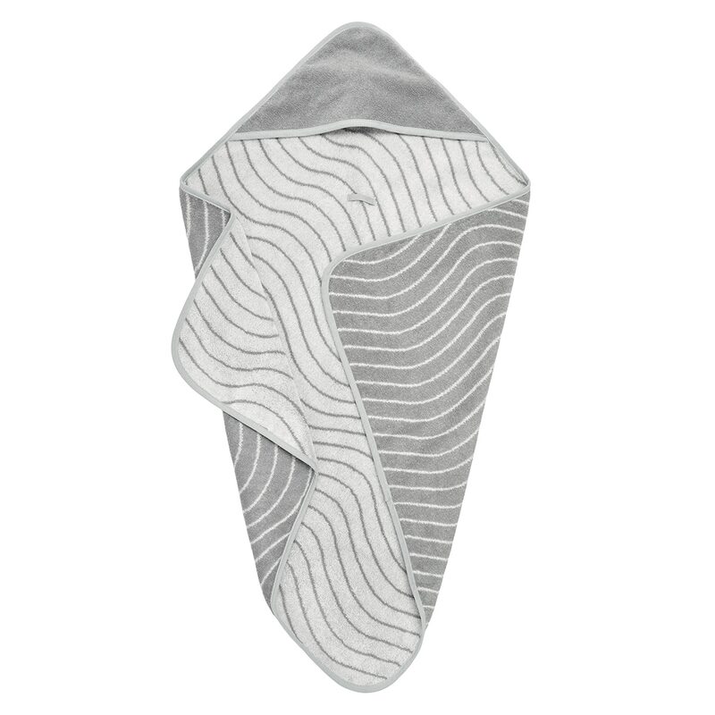 Zbliżenie na wzór Woodland na ręczniku Leander Cool Grey