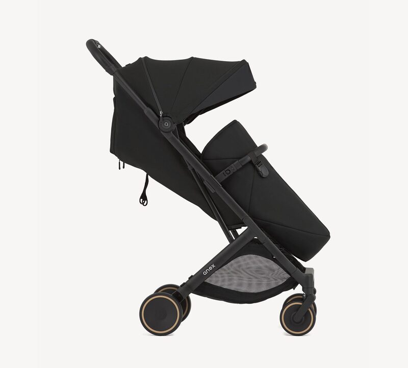 Anex Air-X2 nánožník černý namontovaný na kočárku