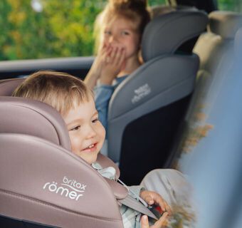 Britax Romer Swivel 2 – hluboká boční křídla