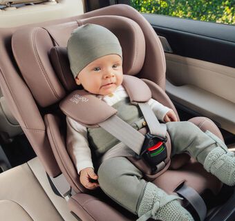 Britax Romer Swivel 2 – speciální ochrana pro novorozence