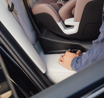 Britax Romer Swivel 2 – nezávislé konektory ISOFIX