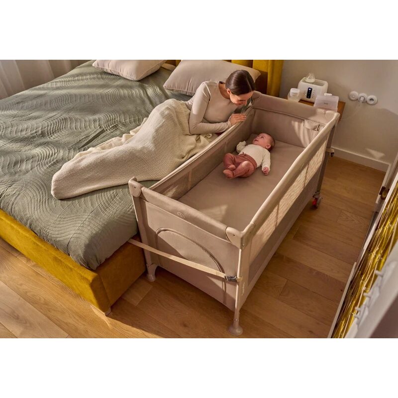 Lionelo Ellen 3-in-1 bedside crib with baby Black Carbon