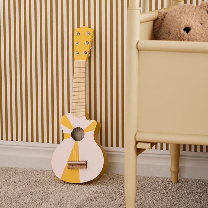 Kids Concept dřevěná kytara yellow white — v dětském pokoji
