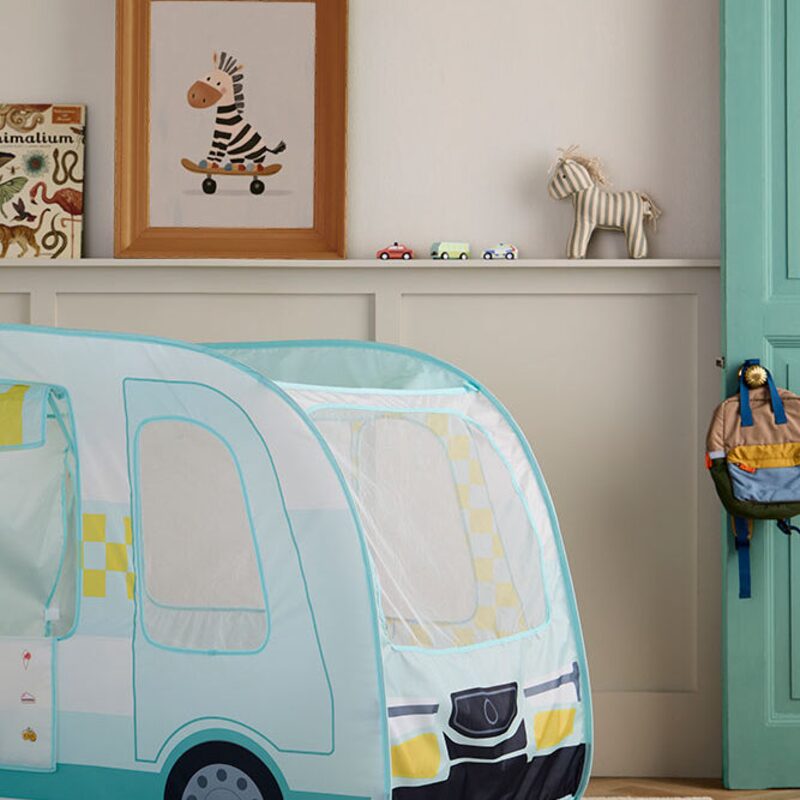 Kids Concept stan Food Truck Kids Hub v dětském pokoji