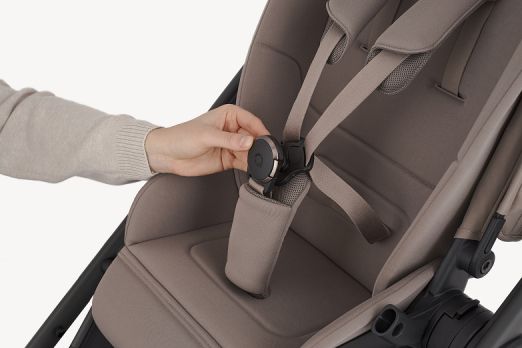 Magnetická přezka a 5bodové pásy