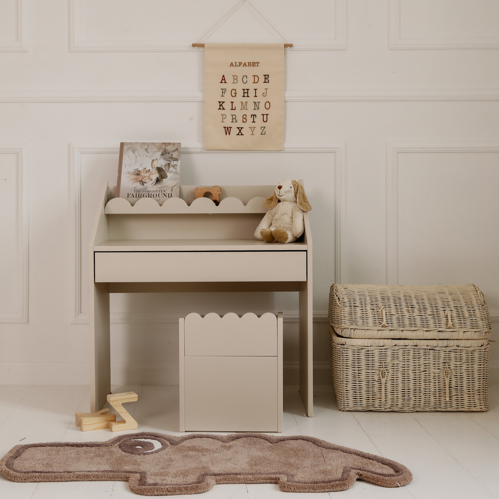 Bellamy Book Nook psací stůl - kompaktní Montessori stůl pro děti