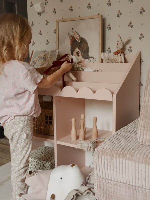 Bellamy BooK NooK bookshelf — child independently using the bookshelf