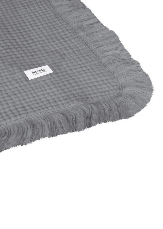 Lionelo Muslin Blanket — detail textury mušlínu s třásněmi