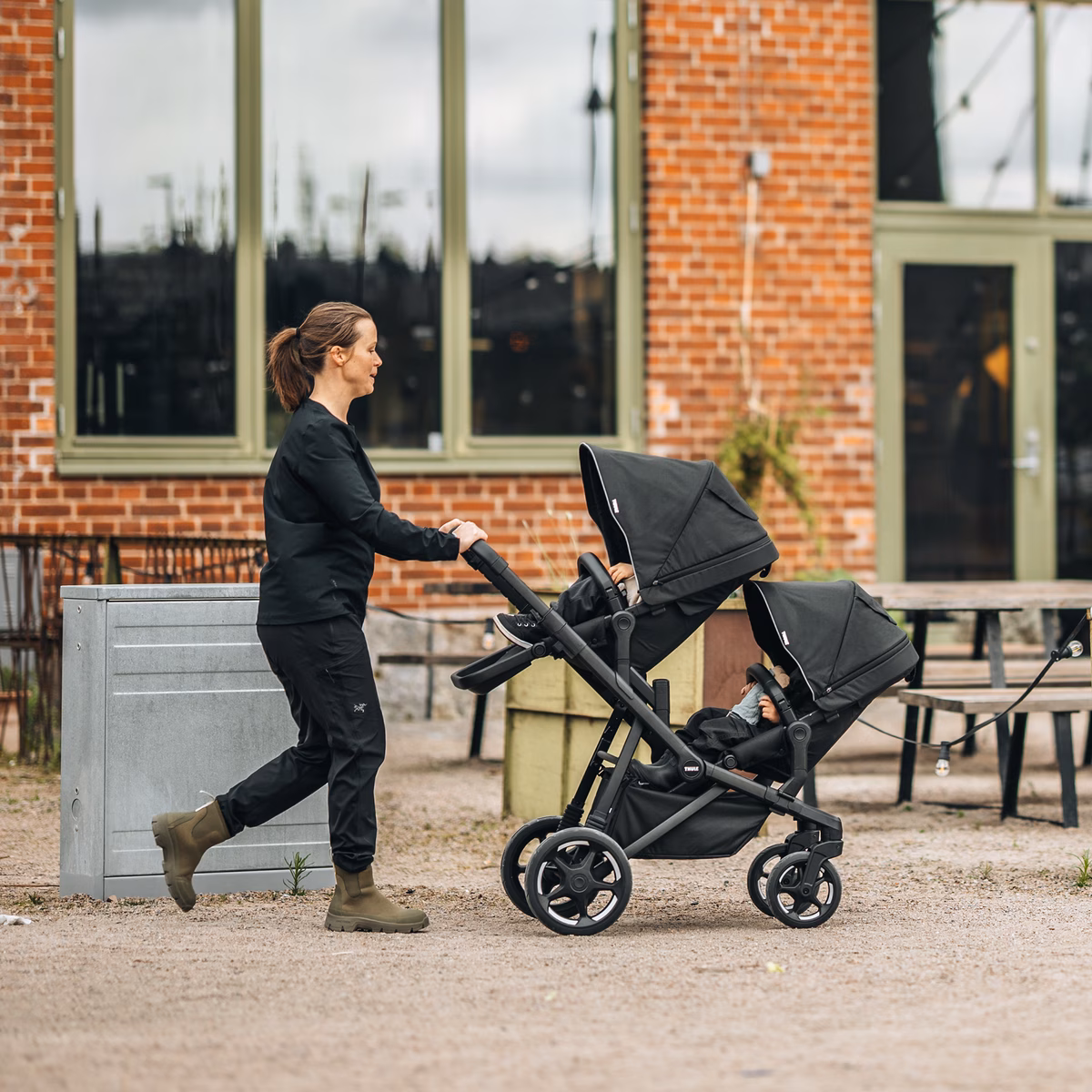 Thule Sleek 2 Year After Year pushchair with carrycot and sibling seat