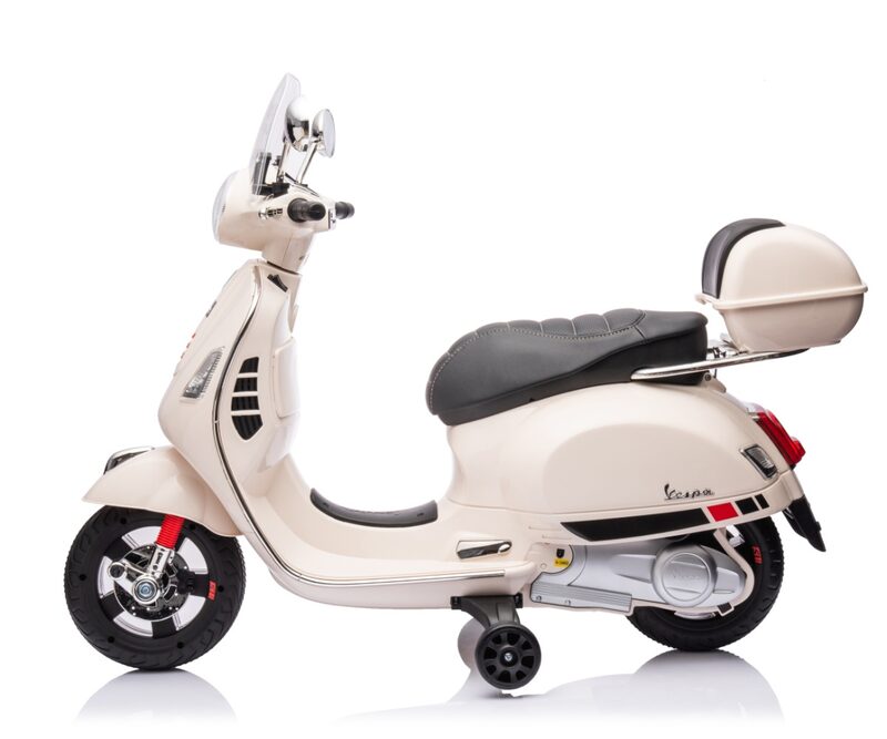 Milly Mally Vespa GTS Super White - LED lights and windshield