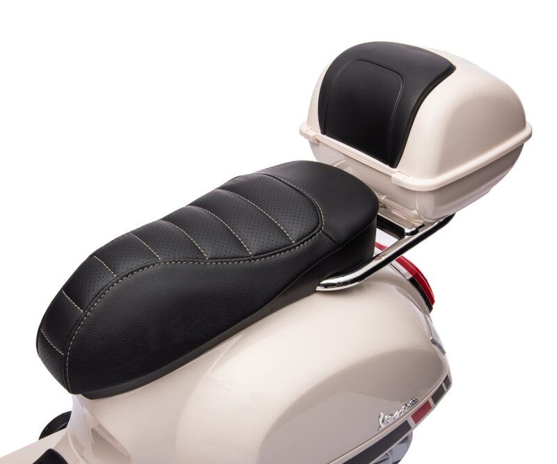 Milly Mally Vespa GTS Super White - opening rear top case