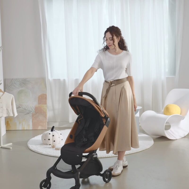Mima Miro — skladani jednou rukou za 3 sekundy, druha ruka volna