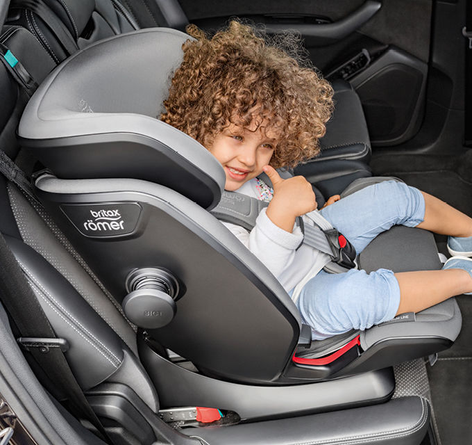 Feature CS VShapedHeadrest 9006 - Britax Römer Advansafix IV R 9-36 kg kolor Moonlight Blue