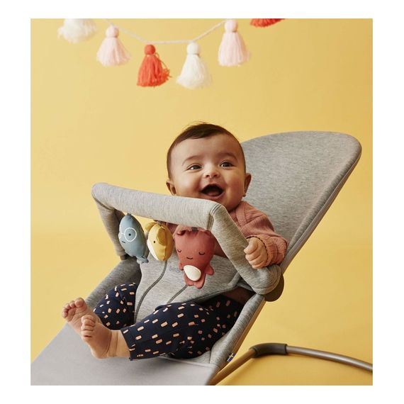 BabyBjorn Bliss leżaczek 3D Jersey Light Grey z miękką zabawką, 2 zdjęcie