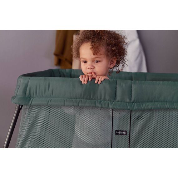 BabyBjorn Light łóżeczko turystyczne Dark green z prześcieradłem, Kolor: Dark green, 8 zdjęcie