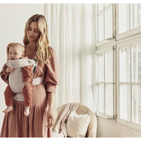 BabyBjörn Mini nosítko 3D Jersey světle béžové, Rodzaj: Jersey, Kolor: Light beige, 21 zdjęcie