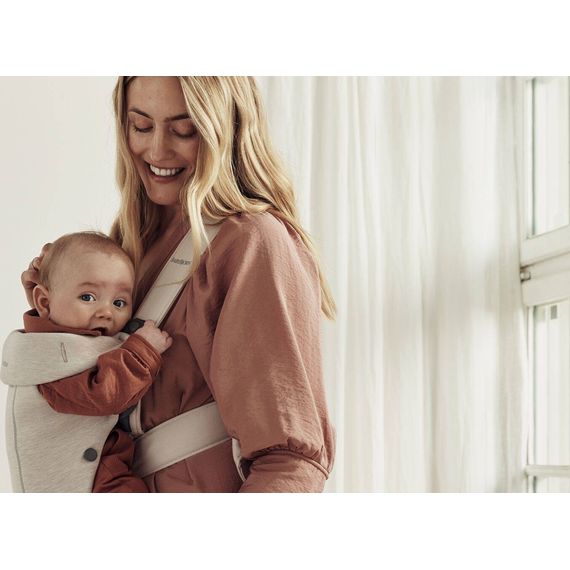 BabyBjörn Mini nosítko 3D Jersey světle béžové, Rodzaj: Jersey, Kolor: Light beige, 22 zdjęcie