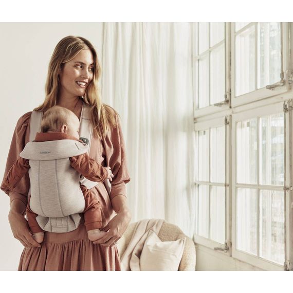 BabyBjörn Mini nosítko 3D Jersey světle béžové, Rodzaj: Jersey, Kolor: Light beige, 23 zdjęcie