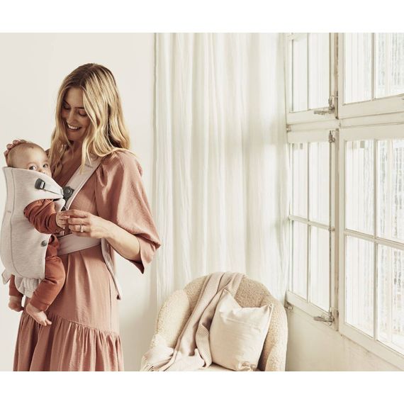 BabyBjörn Mini nosítko 3D Jersey světle béžové, Rodzaj: Jersey, Kolor: Light beige, 26 zdjęcie