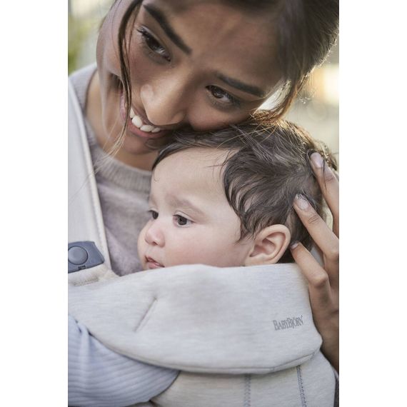 BabyBjörn Mini nosítko 3D Jersey světle béžové, Rodzaj: Jersey, Kolor: Light beige, 13 zdjęcie