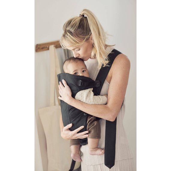 BabyBjörn Mini nosítko 3D Mesh černé, Rodzaj: Mesh, Kolor: Black, 11 zdjęcie