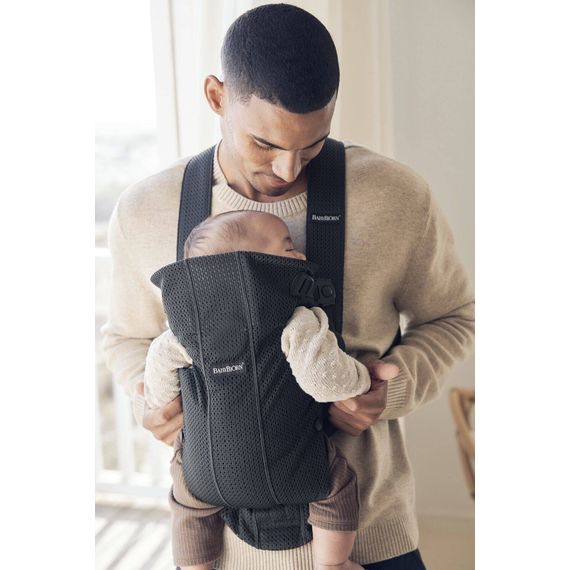 BabyBjörn Mini nosítko 3D Mesh černé, Rodzaj: Mesh, Kolor: Black, 26 zdjęcie