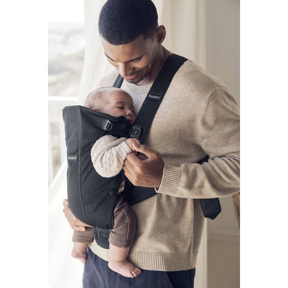 BabyBjörn Mini nosítko 3D Mesh černé, Rodzaj: Mesh, Kolor: Black, 27 zdjęcie