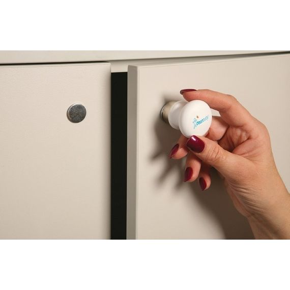 Dreambaby uchwyt magnetyczny Grip Safe - 1 uchwyt + 4 podkładki, 3 zdjęcie