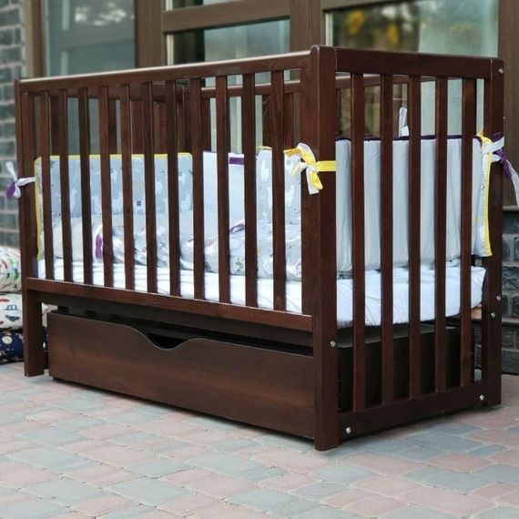 Veres LD13 – dětská postýlka se sklopnou bočnicí a kousátkem (120×60 cm) – Walnut, Kolor: Walnut, 8 zdjęcie