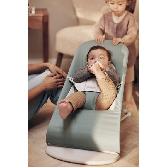 BabyBjorn Balance Soft lehátko Woven/Jersey - Light Sage/Grey, Rodzaj: Woven/Jersey, Kolor: Light sage/Grey, 21 zdjęcie
