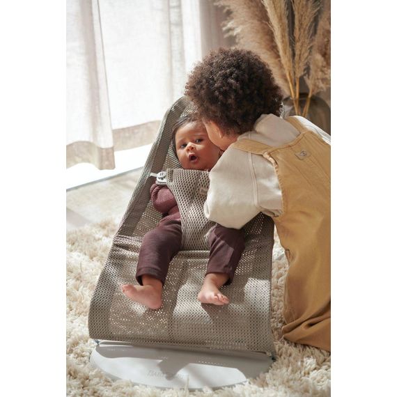 Babybjorn Bliss leżaczek Mesh Grey Beige +  zabawka Googly Eyes Pastels, 6 zdjęcie