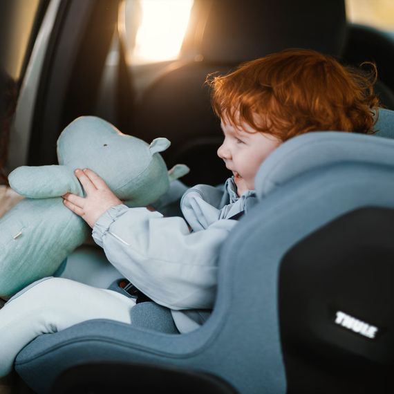 Thule Elm - autosedačka pro batolata (67 - 105 cm | 9 - 18 kg | 6 měsíců - 4 roky), Baza: bez bazy, Kolor: Light Gray, 9 zdjęcie