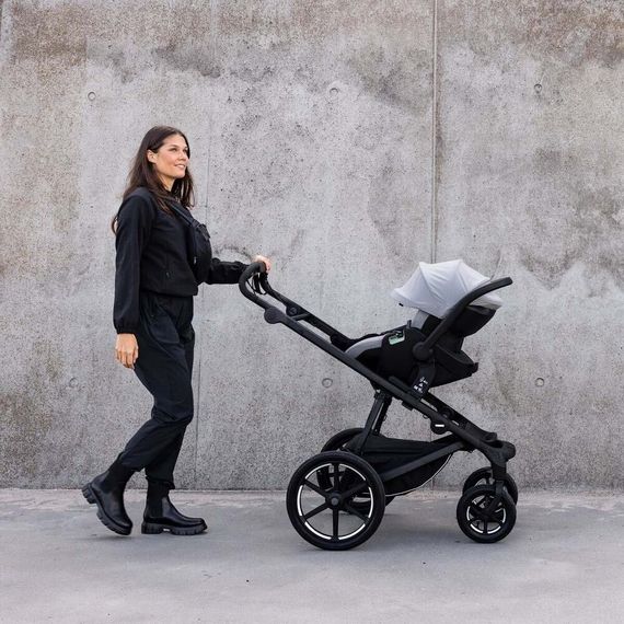 Thule Maple s bází Alfi - otočná autosedačka pro miminka (40 - 75 cm | 0 - 13 kg | 0 - 15 měsíců), Baza: baza Alfi, Kolor: Mid Blue, 4 zdjęcie