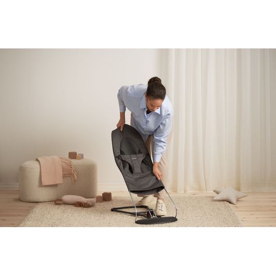 BabyBjorn Balance Soft Woven/Jersey Tmavě šedý + hračka k lehátku Googly Eyes, Rodzaj: Woven/Jersey Tri Fabric, Kolor: Ciemny szary, 4 zdjęcie