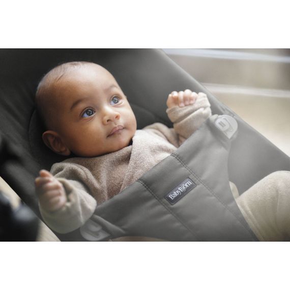 BabyBjorn Balance Soft Woven/Jersey Tmavě šedý + hračka k lehátku Googly Eyes, Rodzaj: Woven/Jersey Tri Fabric, Kolor: Ciemny szary, 7 zdjęcie