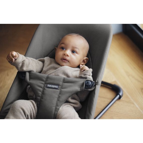 BabyBjorn Balance Soft Woven/Jersey Tmavě šedý + hračka k lehátku Googly Eyes, Rodzaj: Woven/Jersey Tri Fabric, Kolor: Ciemny szary, 8 zdjęcie
