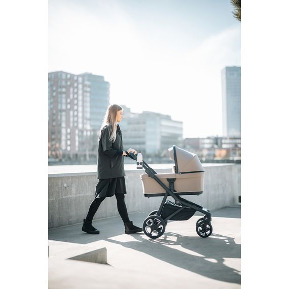 Thule Sleek 2 kombinovaný kočárek 2v1, Rodzaj wózka: głęboko-spacerowy, Kolor materiału: Tinted Taupe, Kolor ramy: Black, 17 zdjęcie